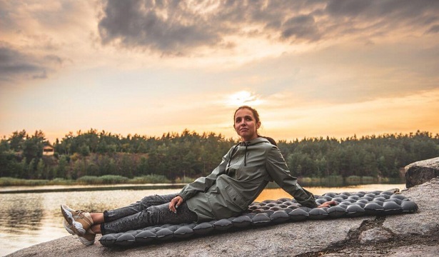 5 Major Benefits of an Inflatable Sleeping Pad | Campthunder Inflatable